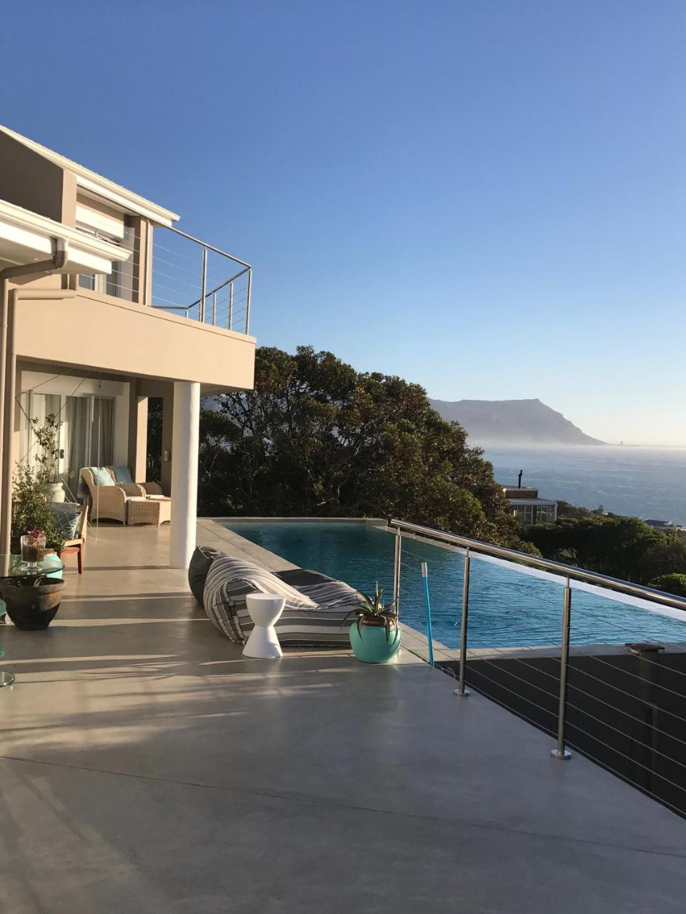 Residence William French Simonʼs Town エクステリア 写真